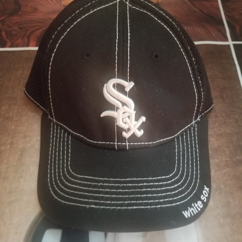 Used White Sox  Youth baseball Cap wore and wash  but still in good condition